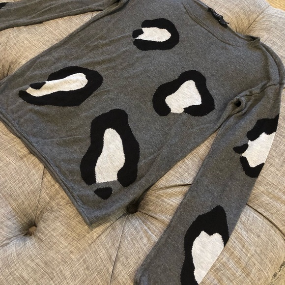 Large Animal Print Sweater - Picture 3 of 5